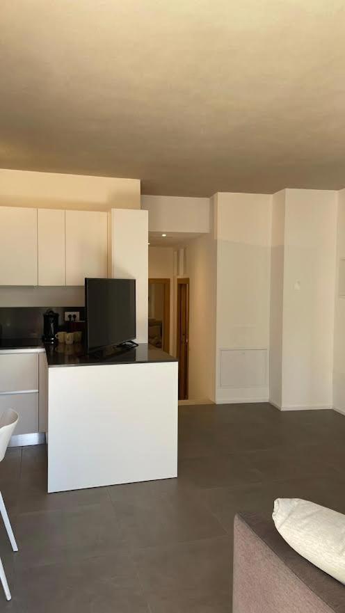 Api Tenna Apartments Glicine 1 Exteriör bild
